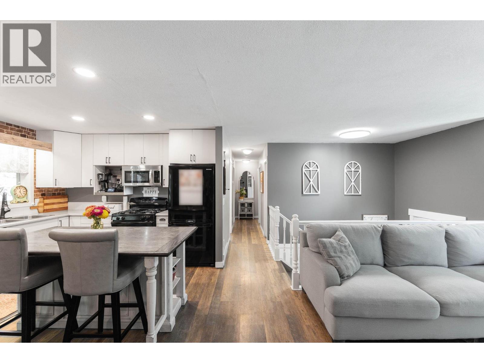 #24 6100 OLD VERNON ROAD - 7