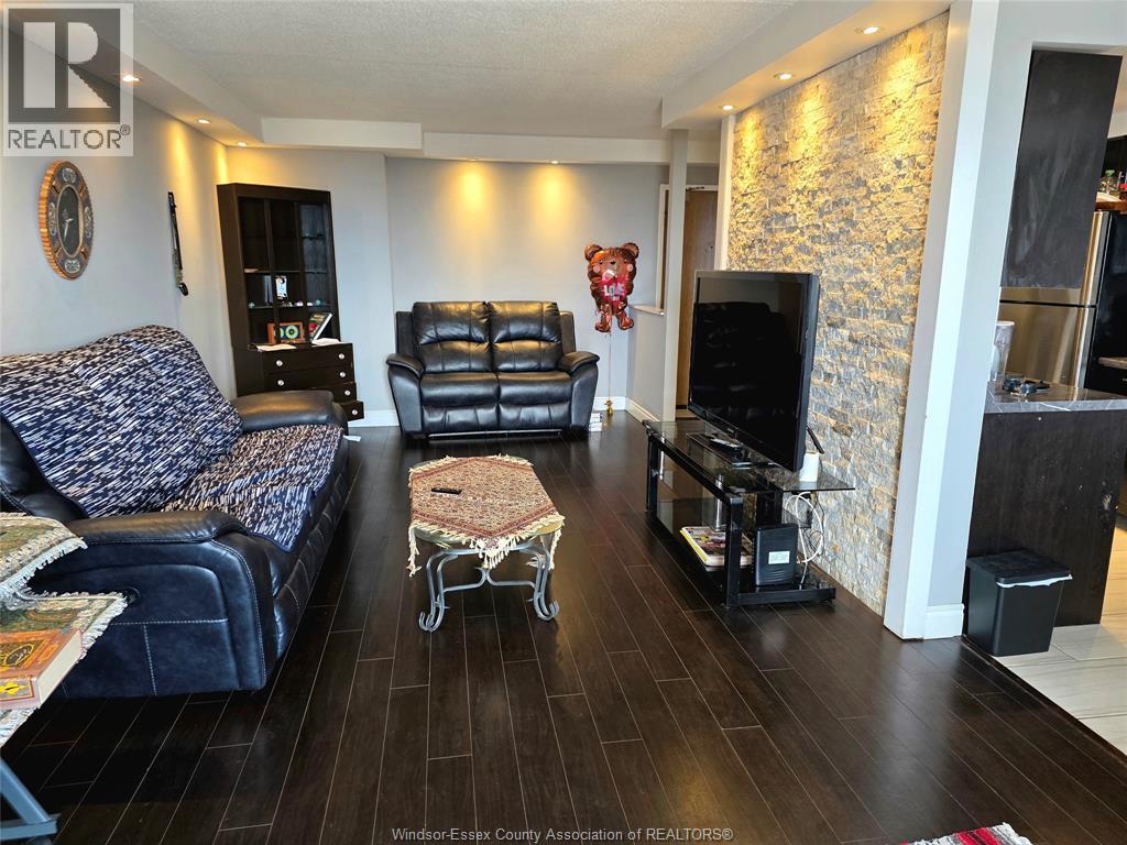 #2313 150 PARK STREET WEST - 6