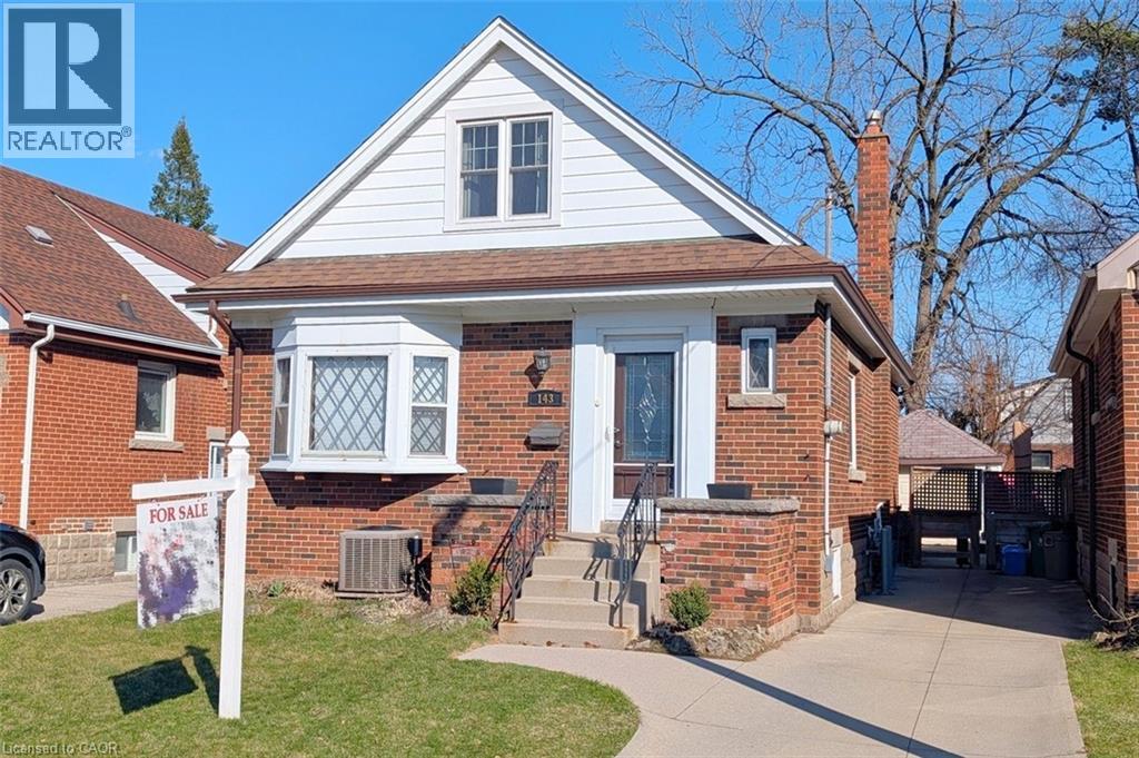 143 HUXLEY AVENUE S - 1