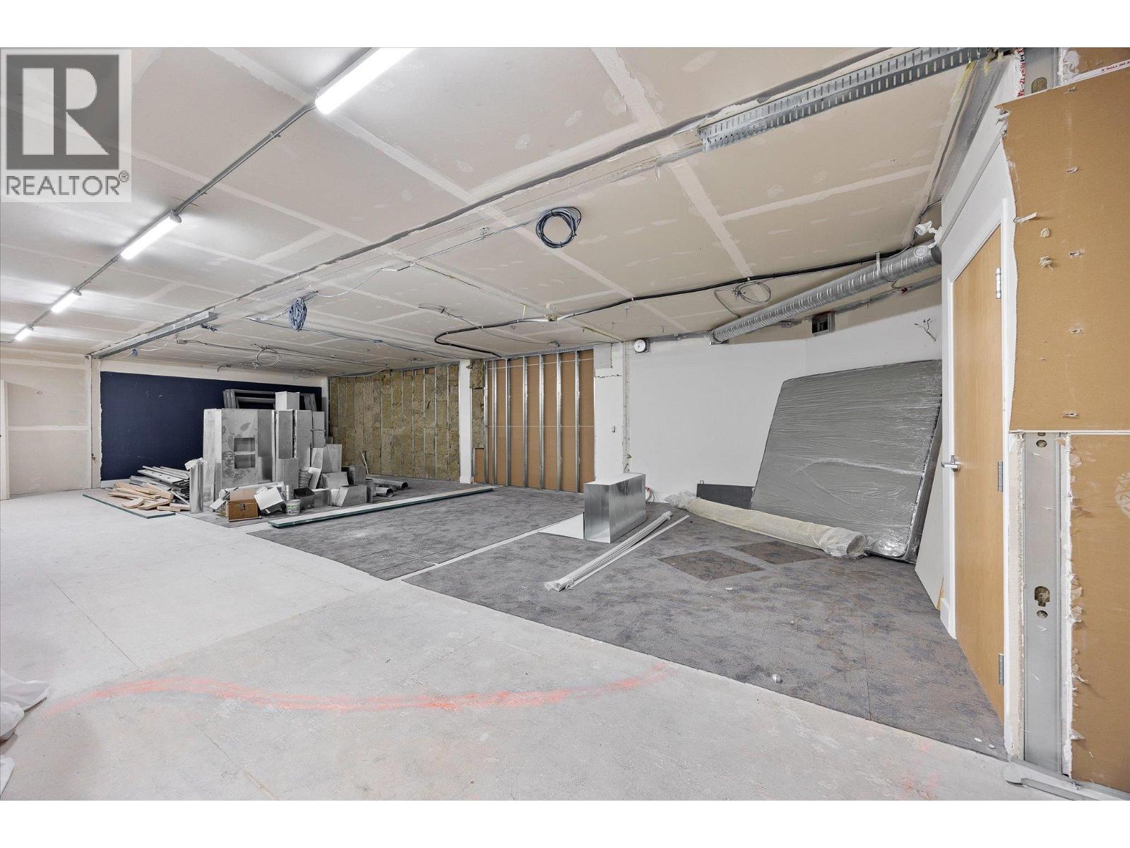 222 1751 Harvey Avenue, Kelowna