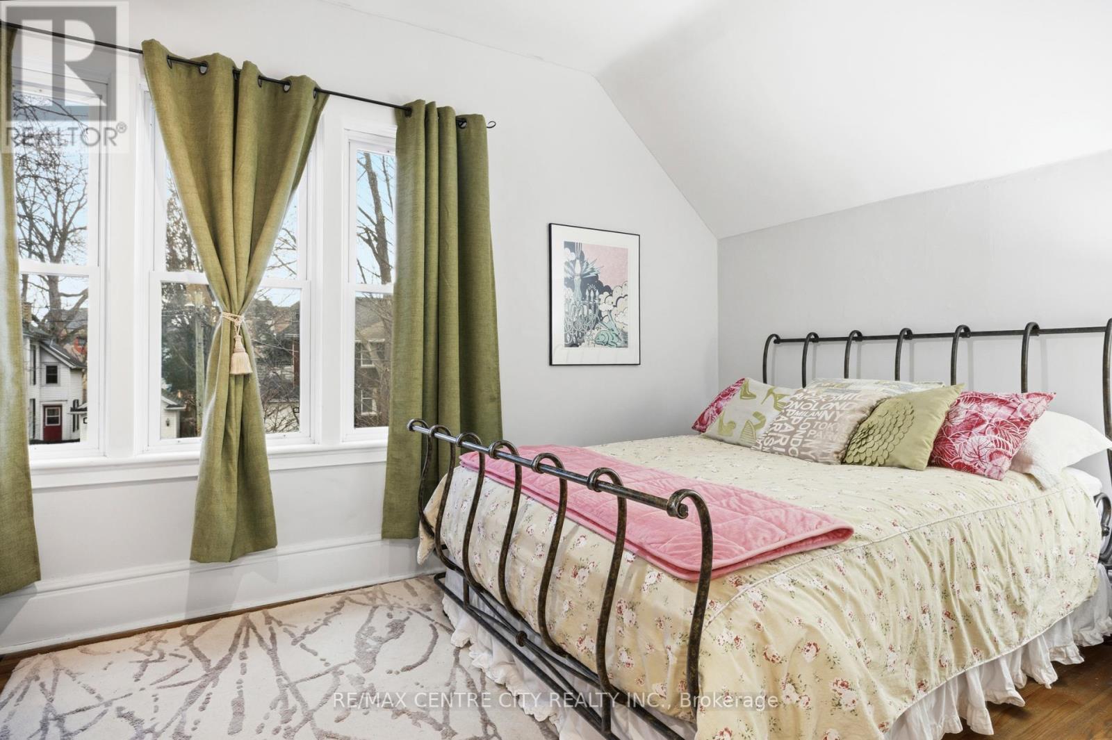 12 ROSEBERY PLACE Property Photo