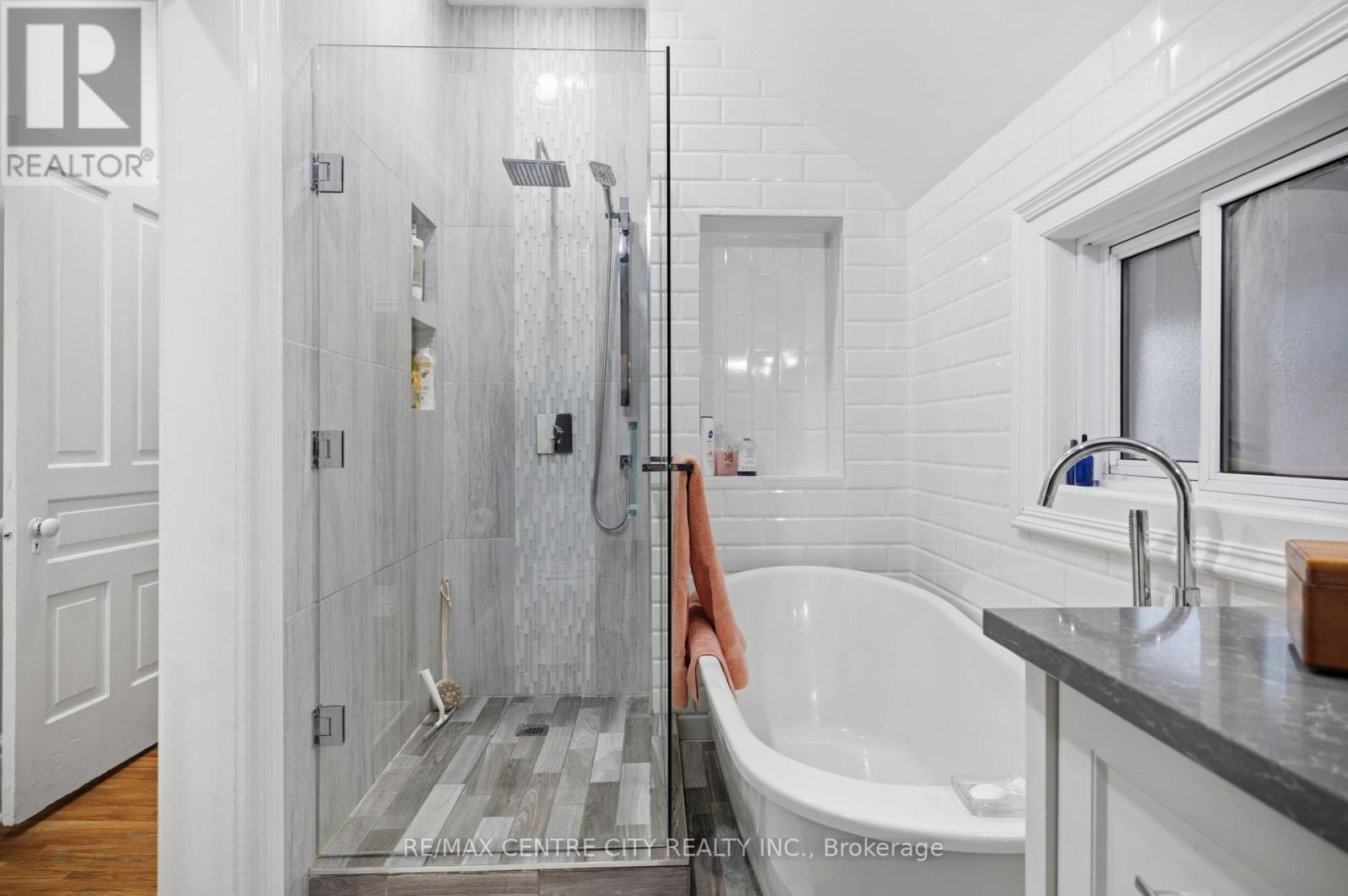 12 ROSEBERY PLACE Property Photo