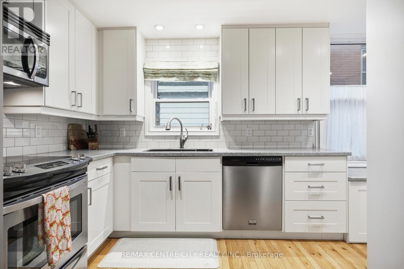 12 ROSEBERY PLACE Property Photo