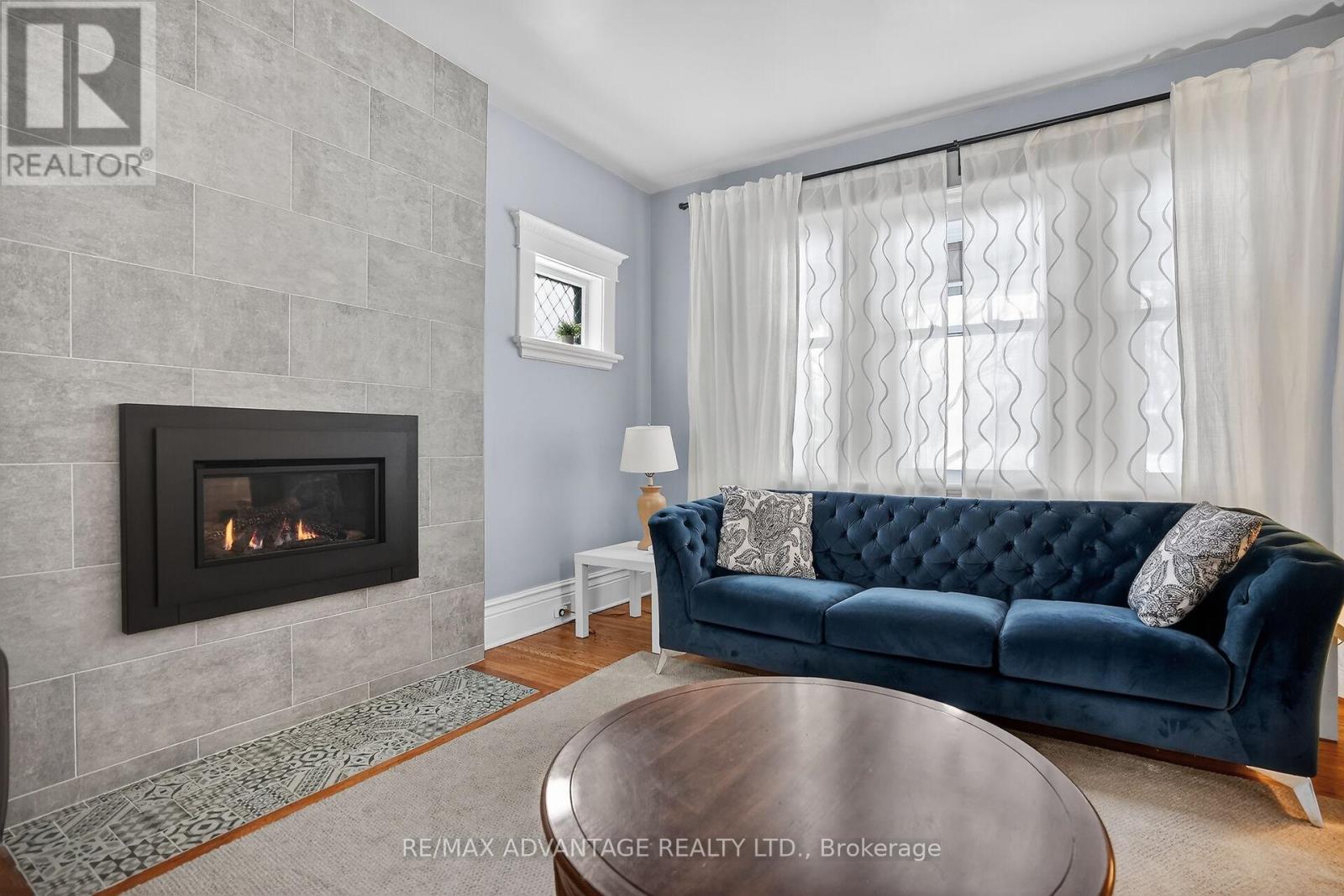 258 RIDOUT STREET S - 11