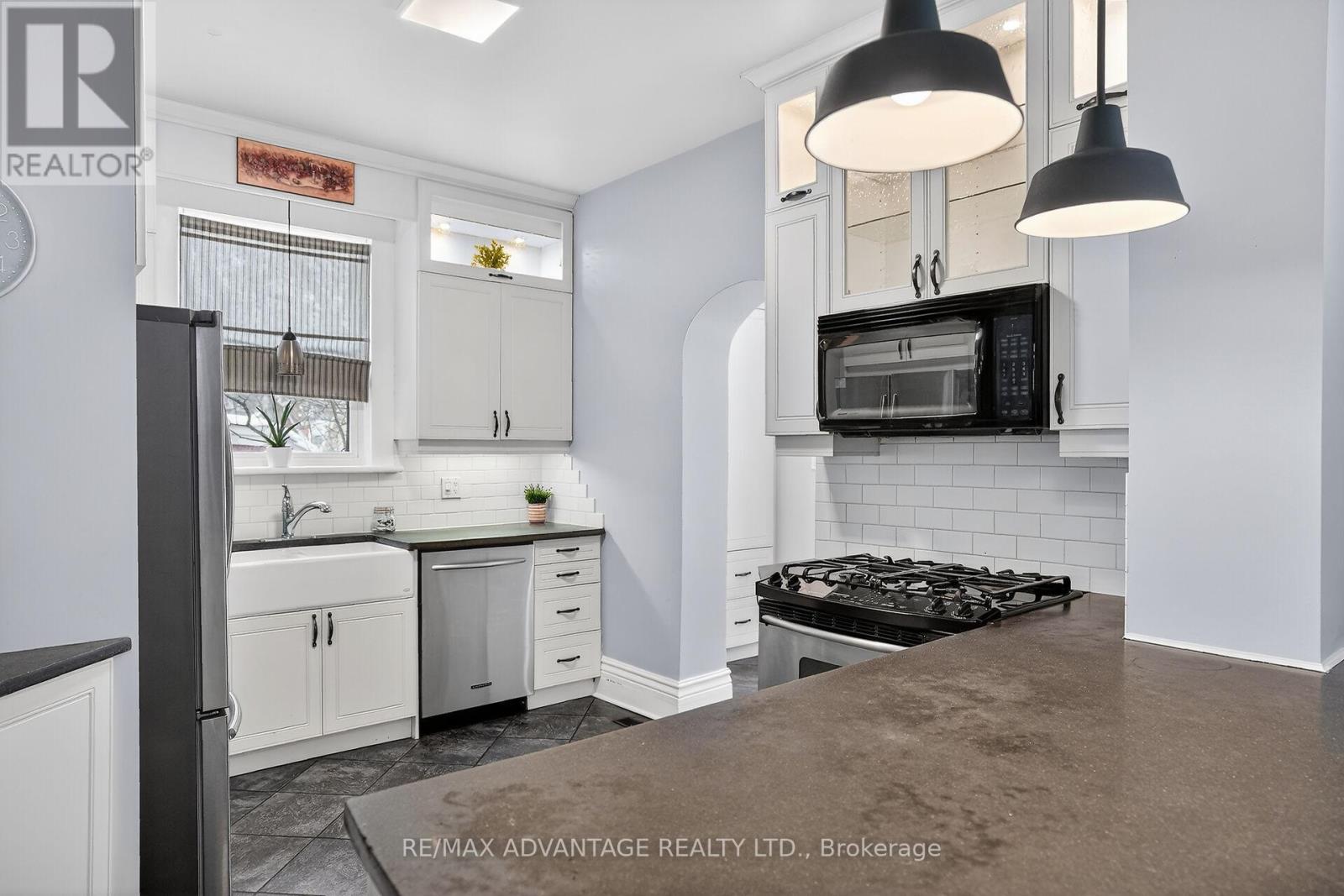258 RIDOUT STREET S - 15