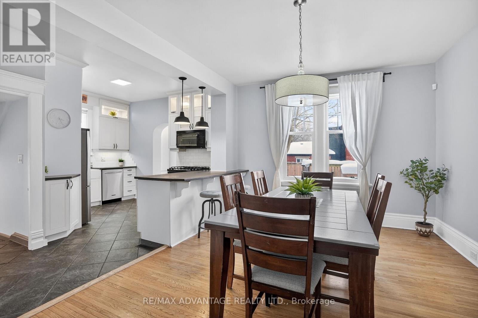 258 RIDOUT STREET S - 19
