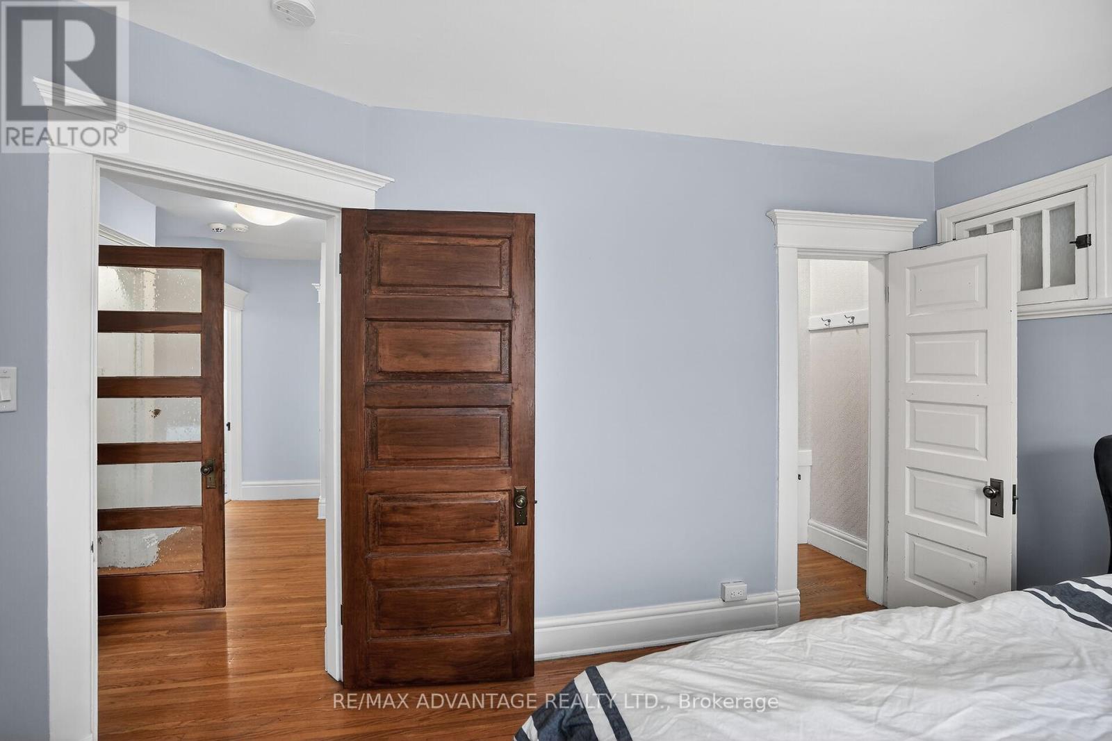 258 RIDOUT STREET S - 23