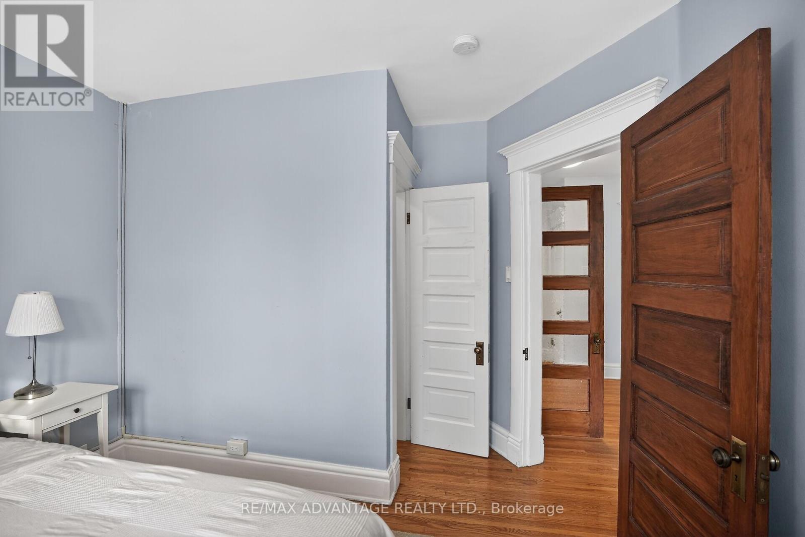 258 RIDOUT STREET S - 25