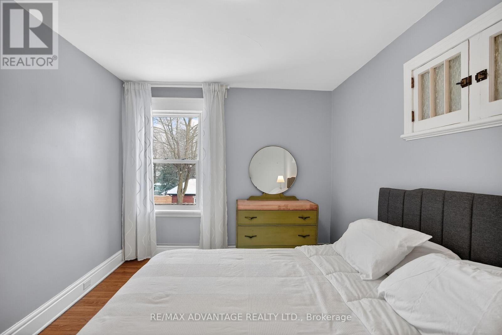 258 RIDOUT STREET S - 26