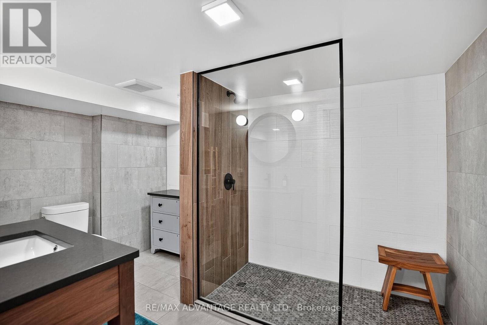 258 RIDOUT STREET S - 35