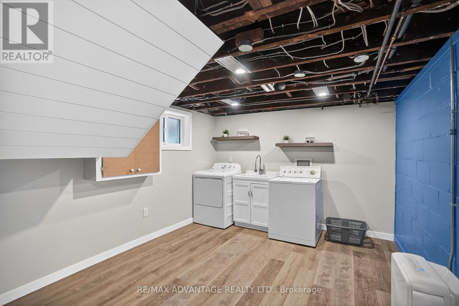 258 RIDOUT STREET S - 36