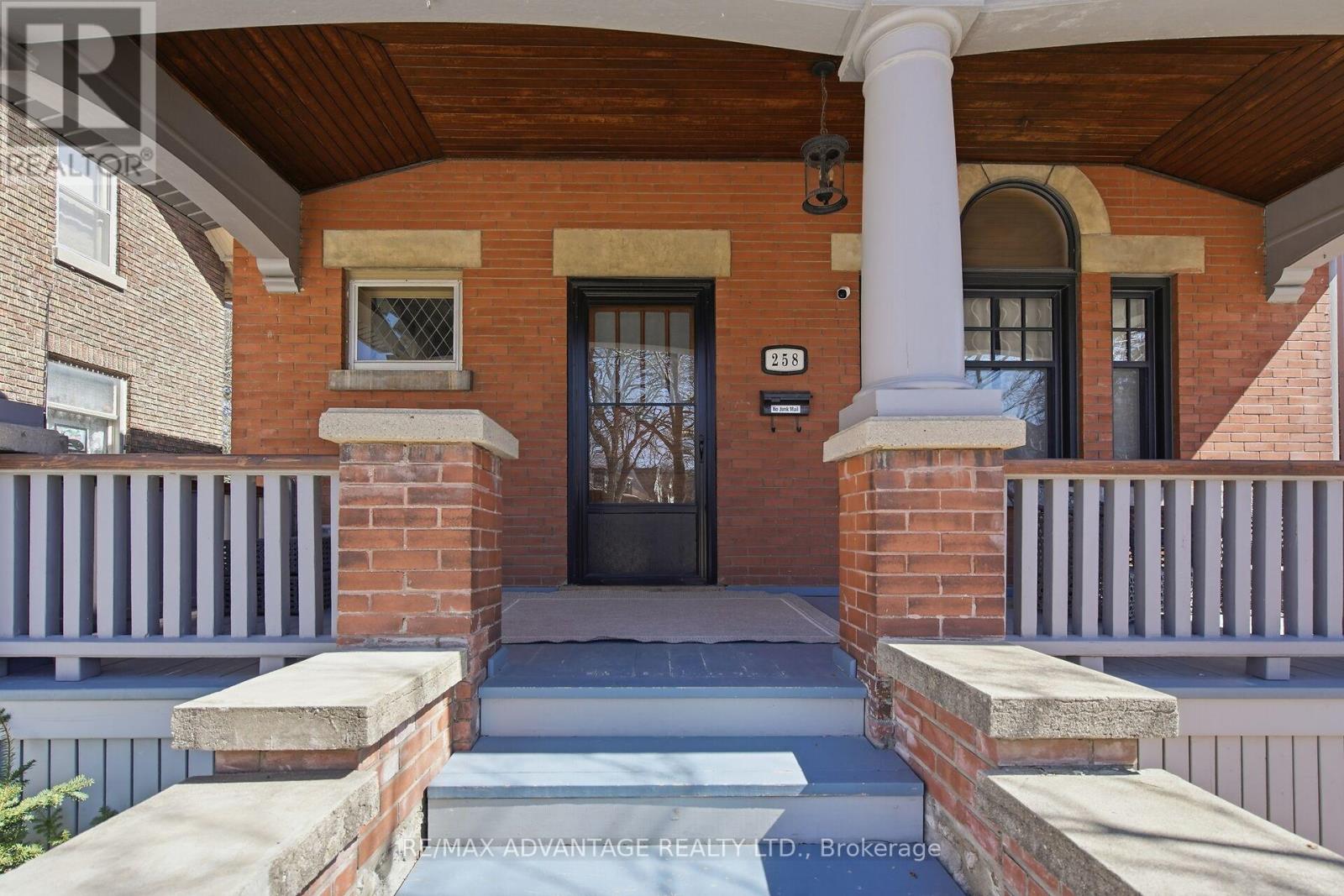 258 RIDOUT STREET S - 4