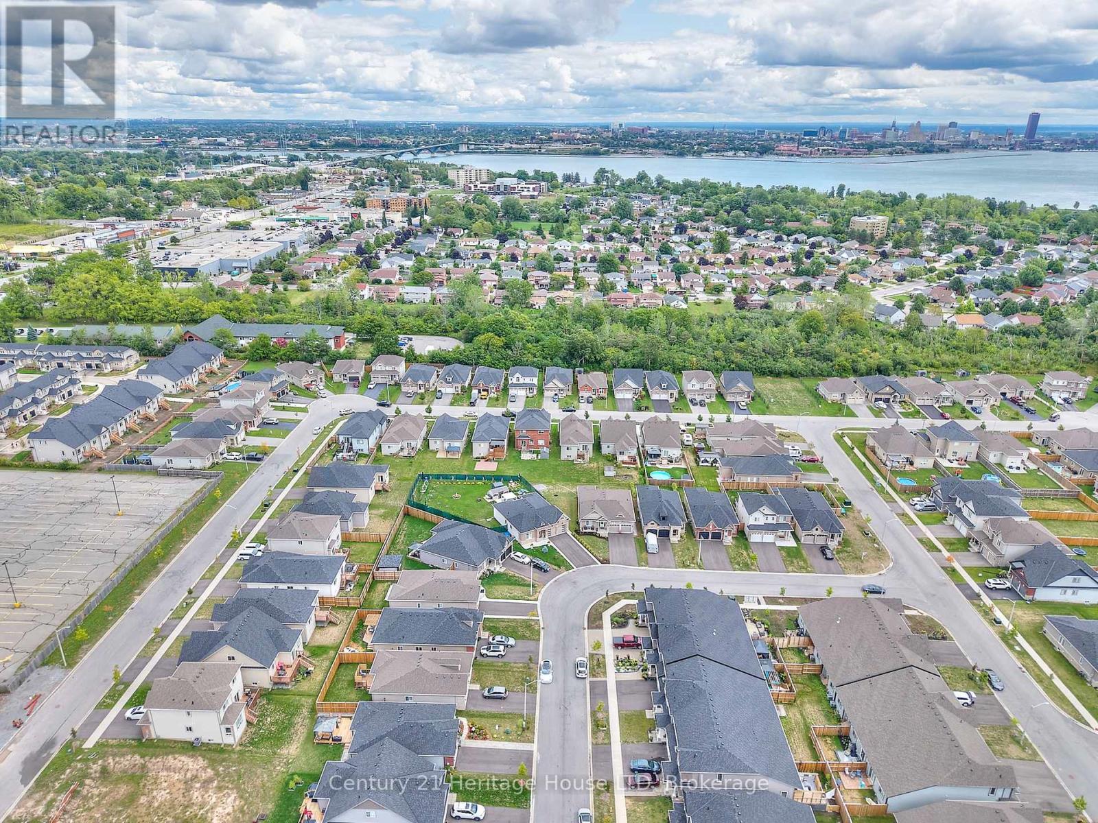 5 Aerial view of the property and surrounding area