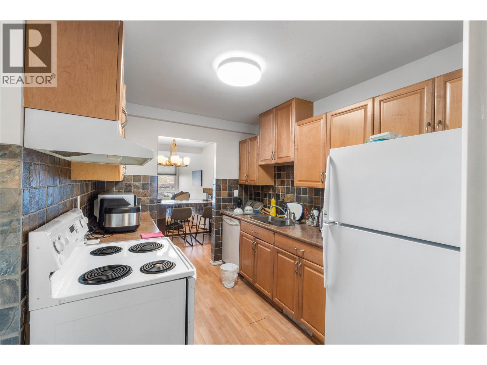 #31 137 MCGILL ROAD - 10