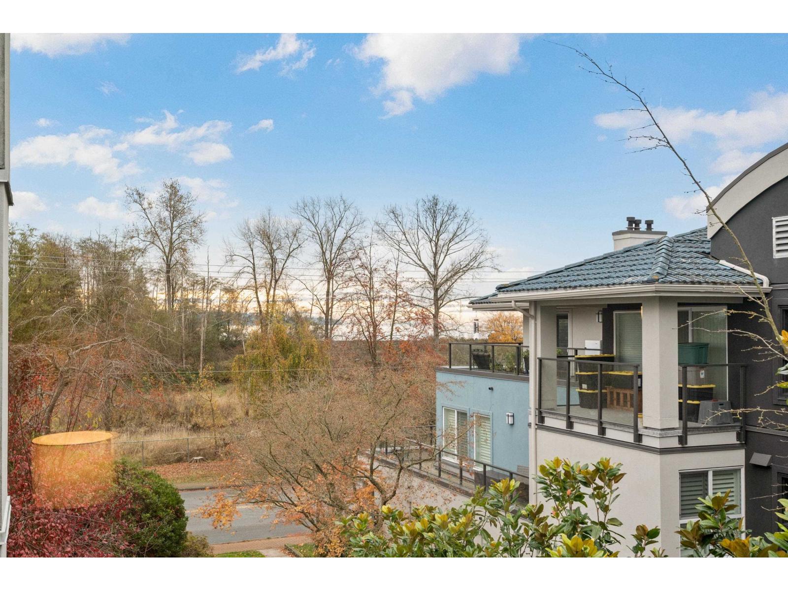 307 15941 MARINE DRIVE, White Rock