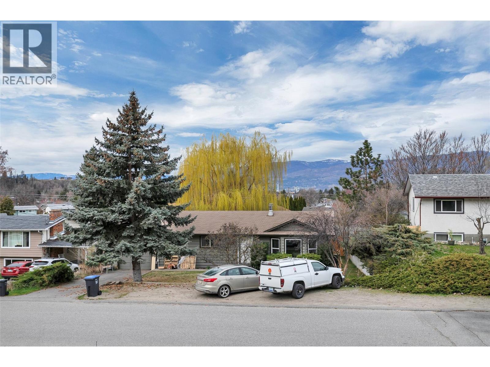  805 Camelia Road, Kelowna