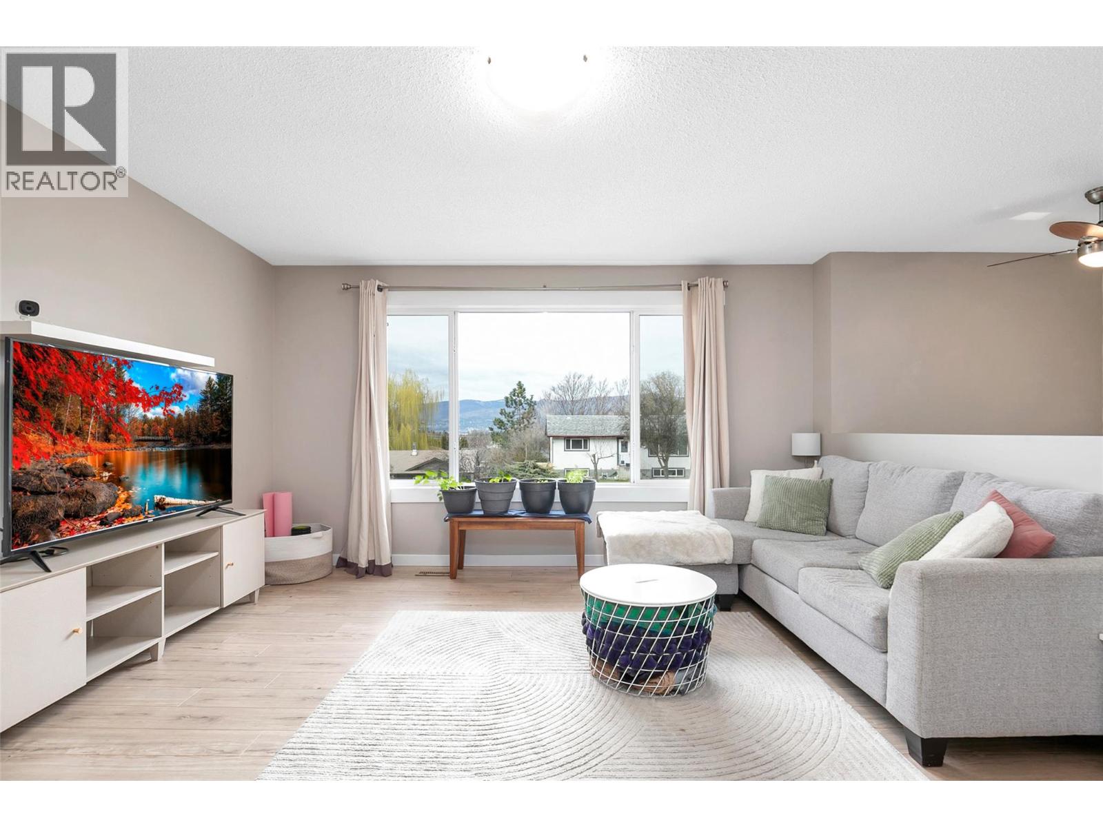  805 Camelia Road, Kelowna