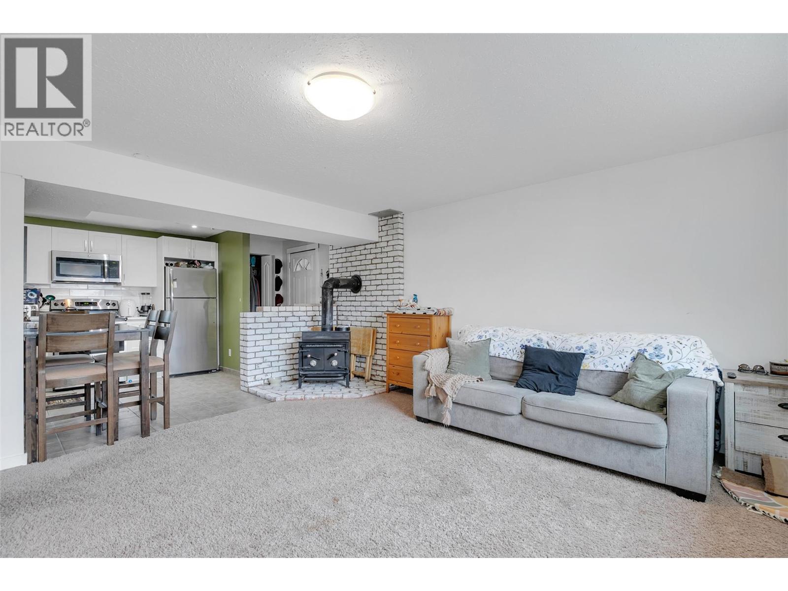  805 Camelia Road, Kelowna