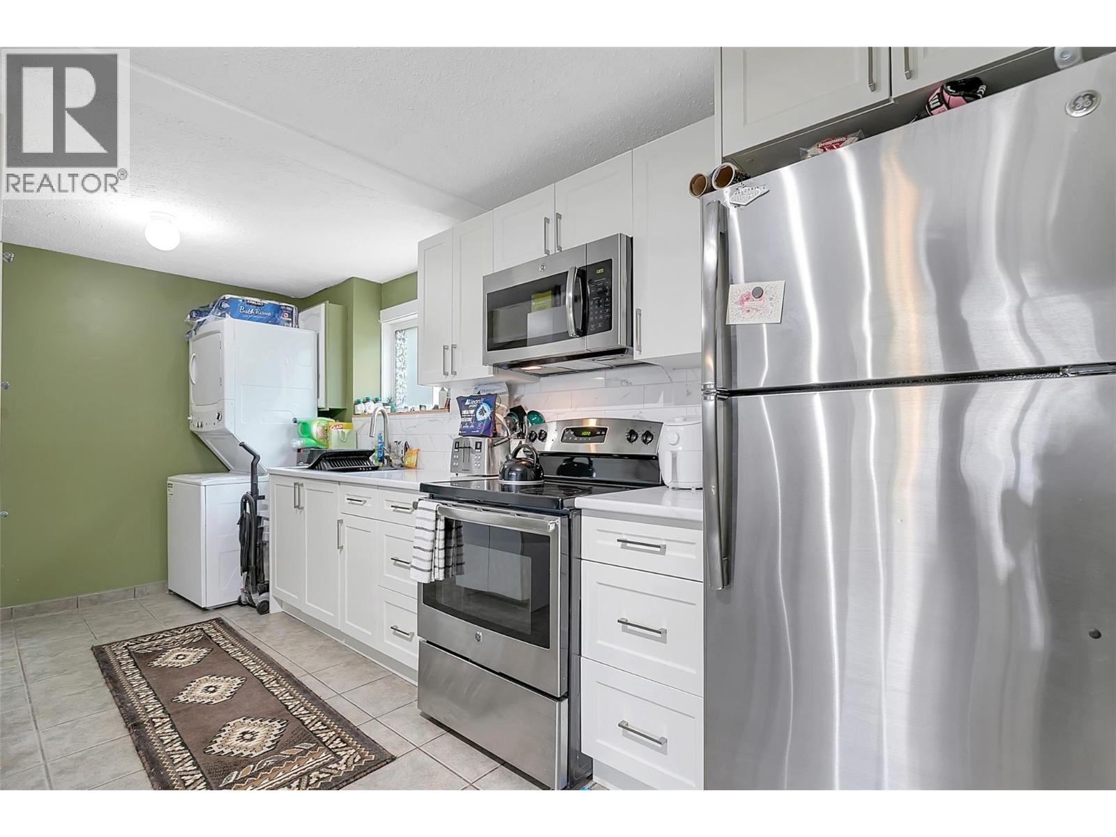  805 Camelia Road, Kelowna