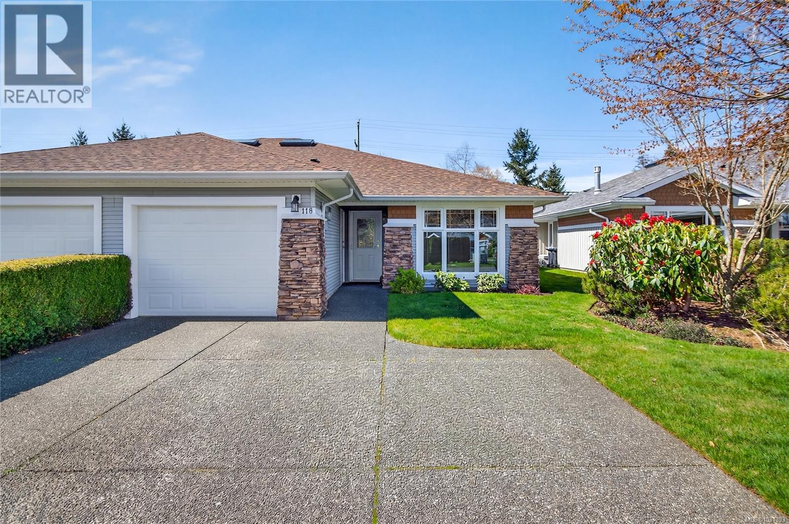 #118 1919 St. Andrews Pl - 1
