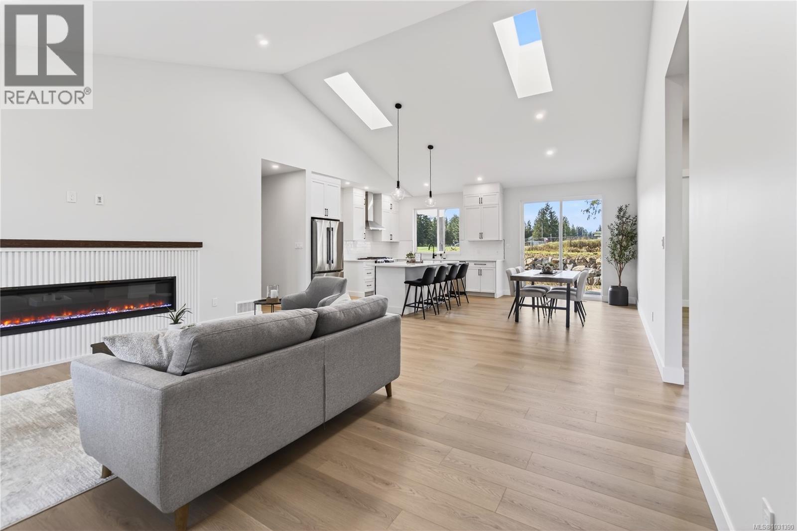 1948 Woobank Rd, Nanaimo