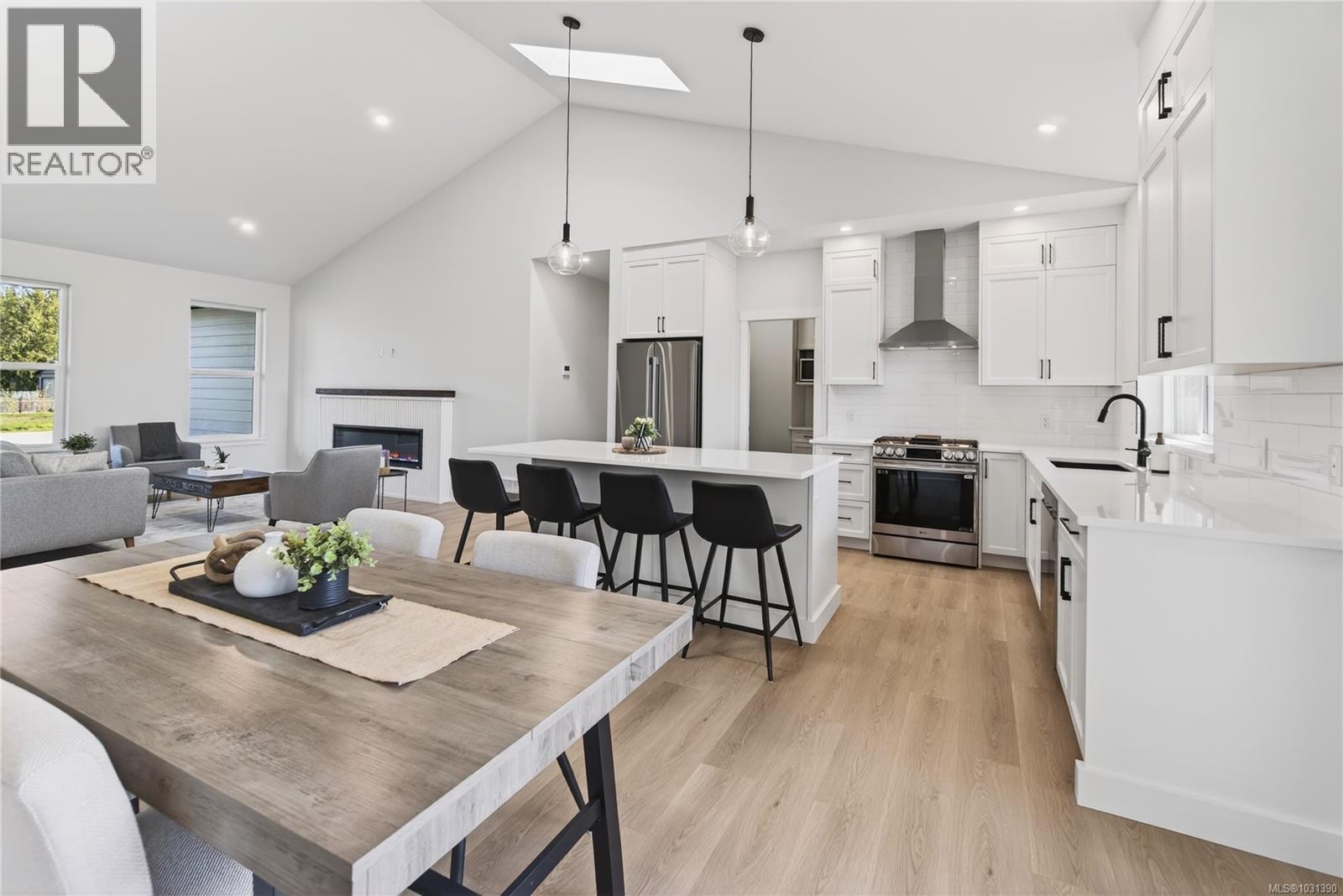 1948 Woobank Rd, Nanaimo