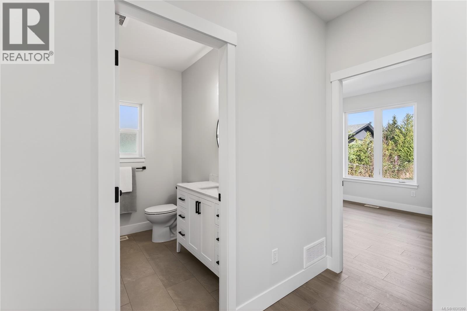 1948 Woobank Rd, Nanaimo