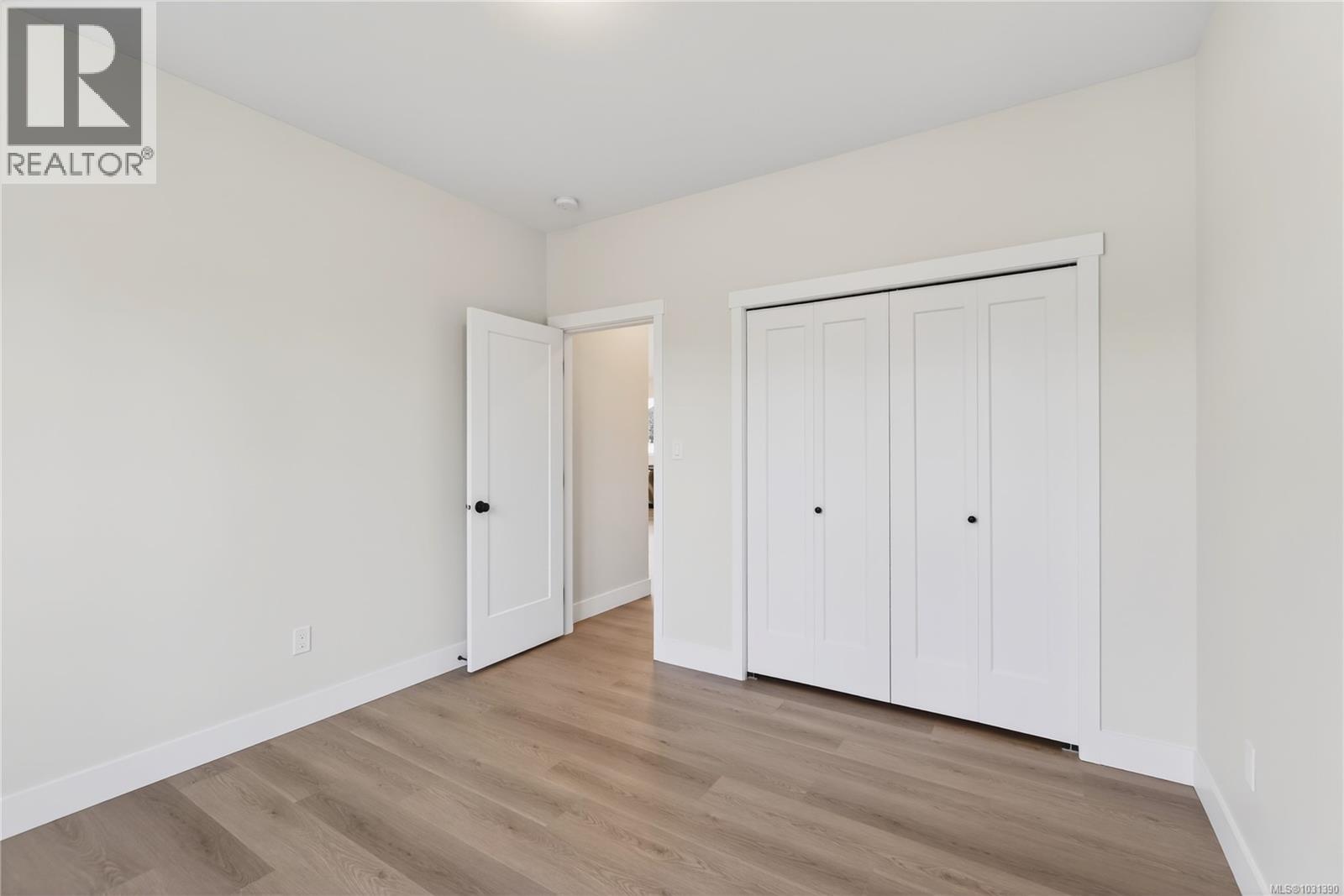 1948 Woobank Rd, Nanaimo