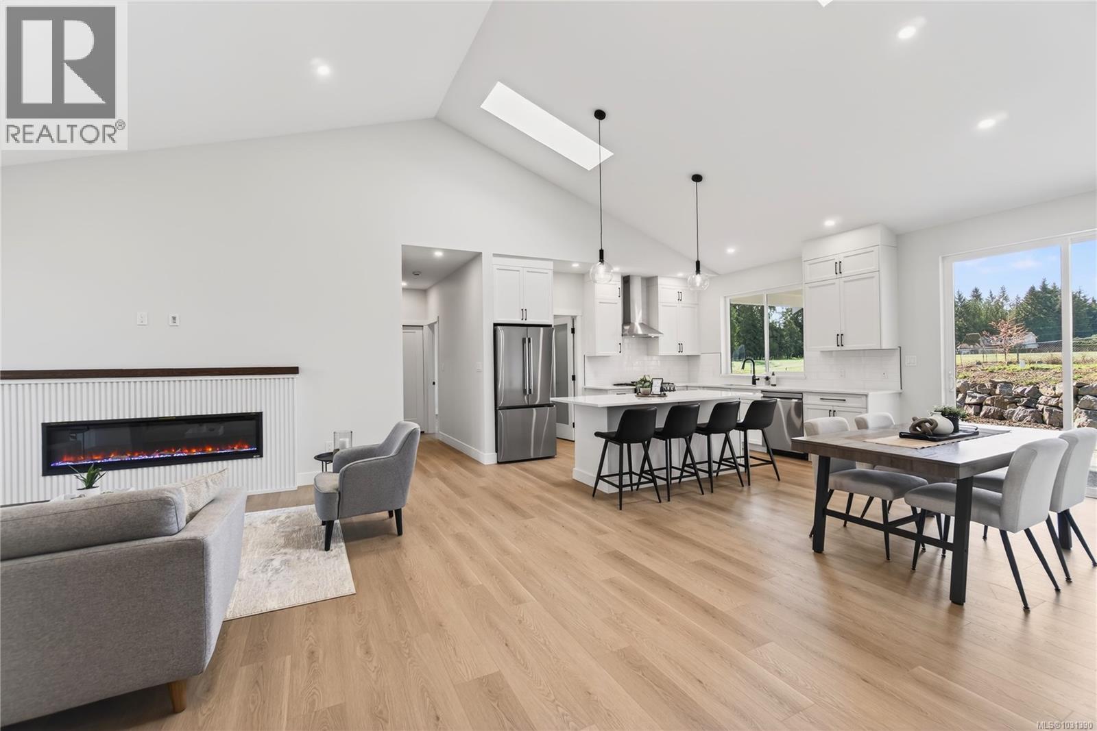 1948 Woobank Rd, Nanaimo