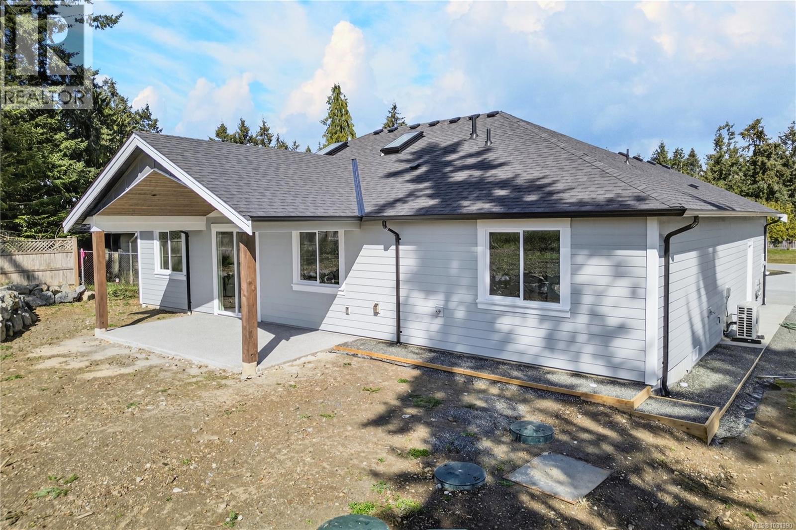 1948 Woobank Rd, Nanaimo