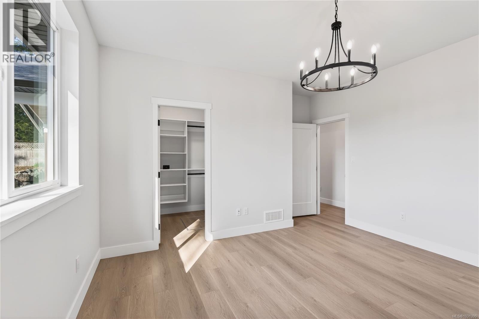 1948 Woobank Rd, Nanaimo