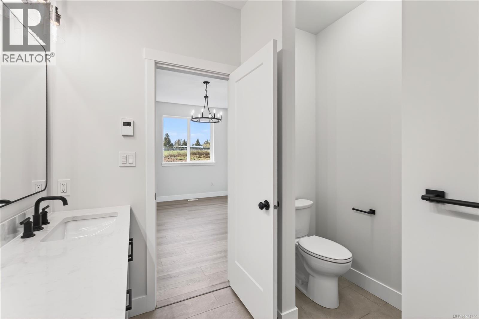 1948 Woobank Rd, Nanaimo