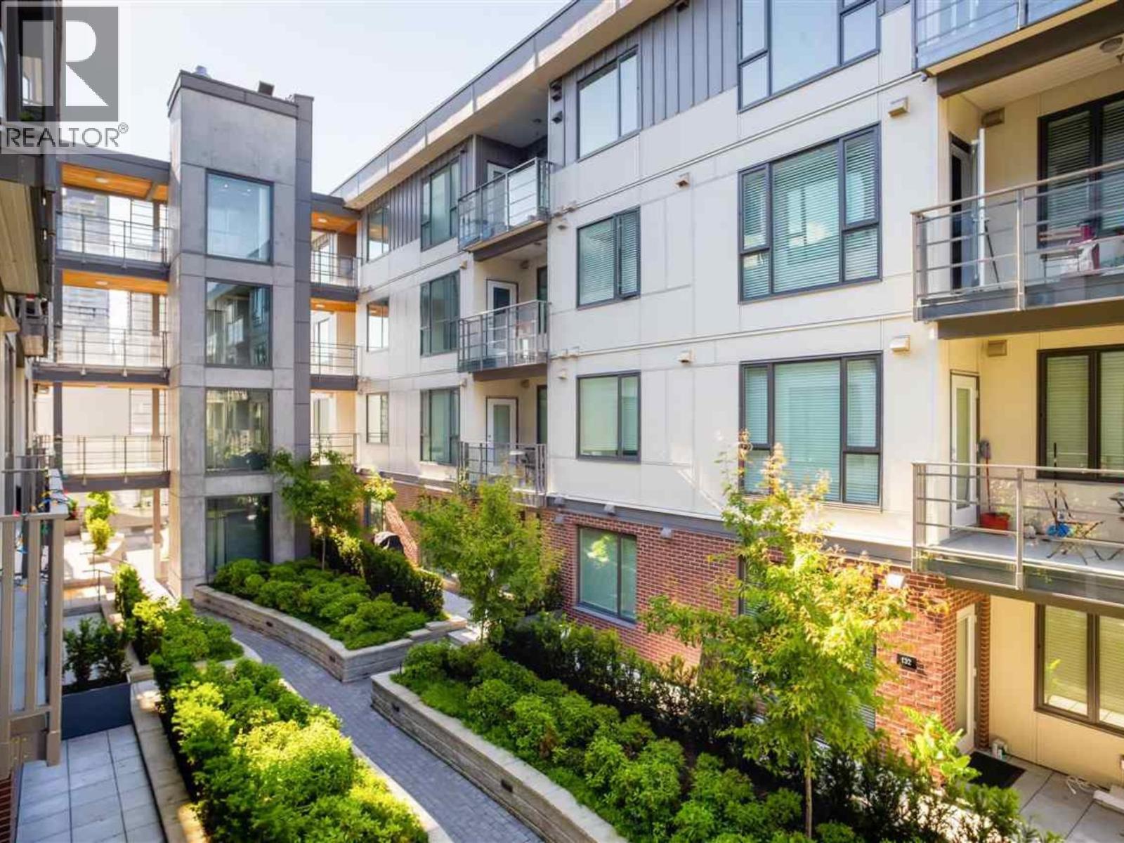 240 5355 LANE STREET, Burnaby