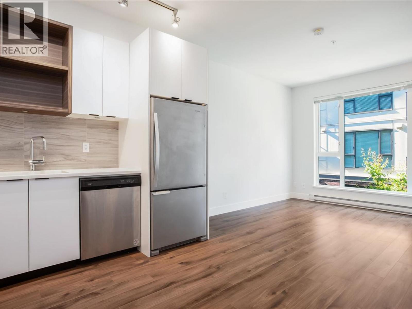 240 5355 LANE STREET, Burnaby