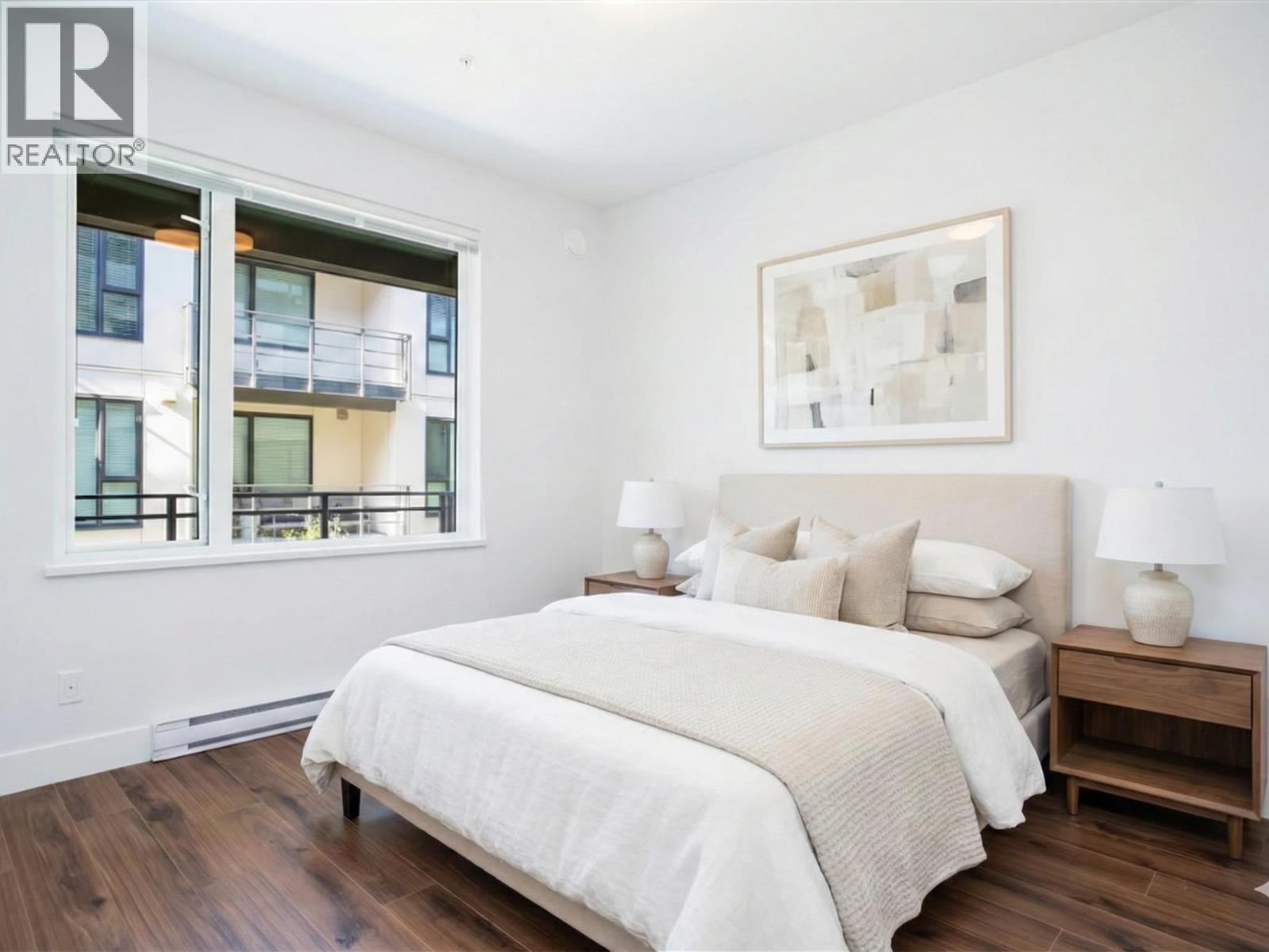 240 5355 LANE STREET, Burnaby