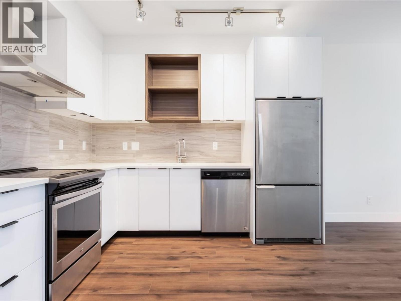 240 5355 LANE STREET, Burnaby