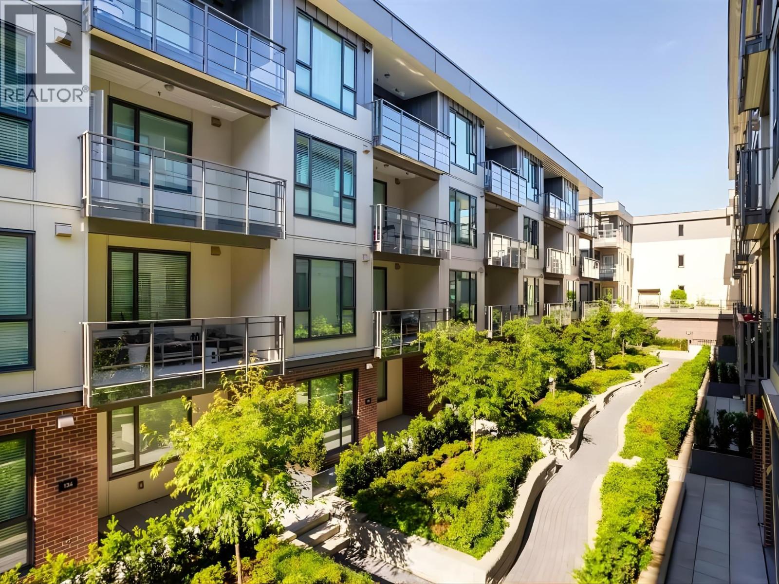 240 5355 LANE STREET, Burnaby