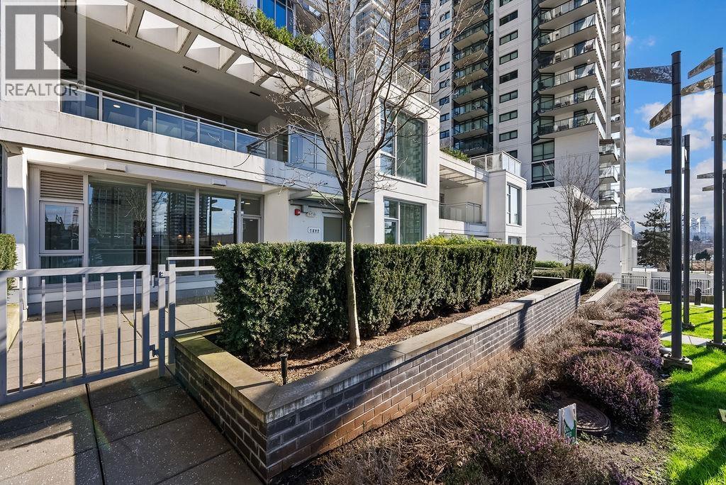 TH02 2288 ALPHA AVENUE, Burnaby