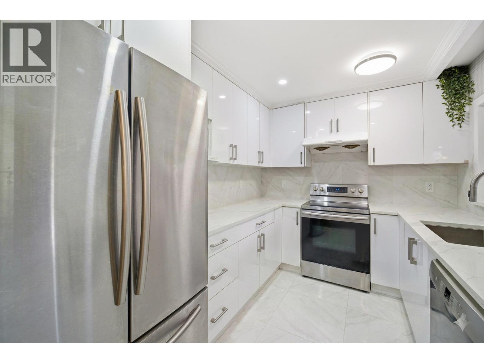 195 8333 JONES ROAD, Richmond