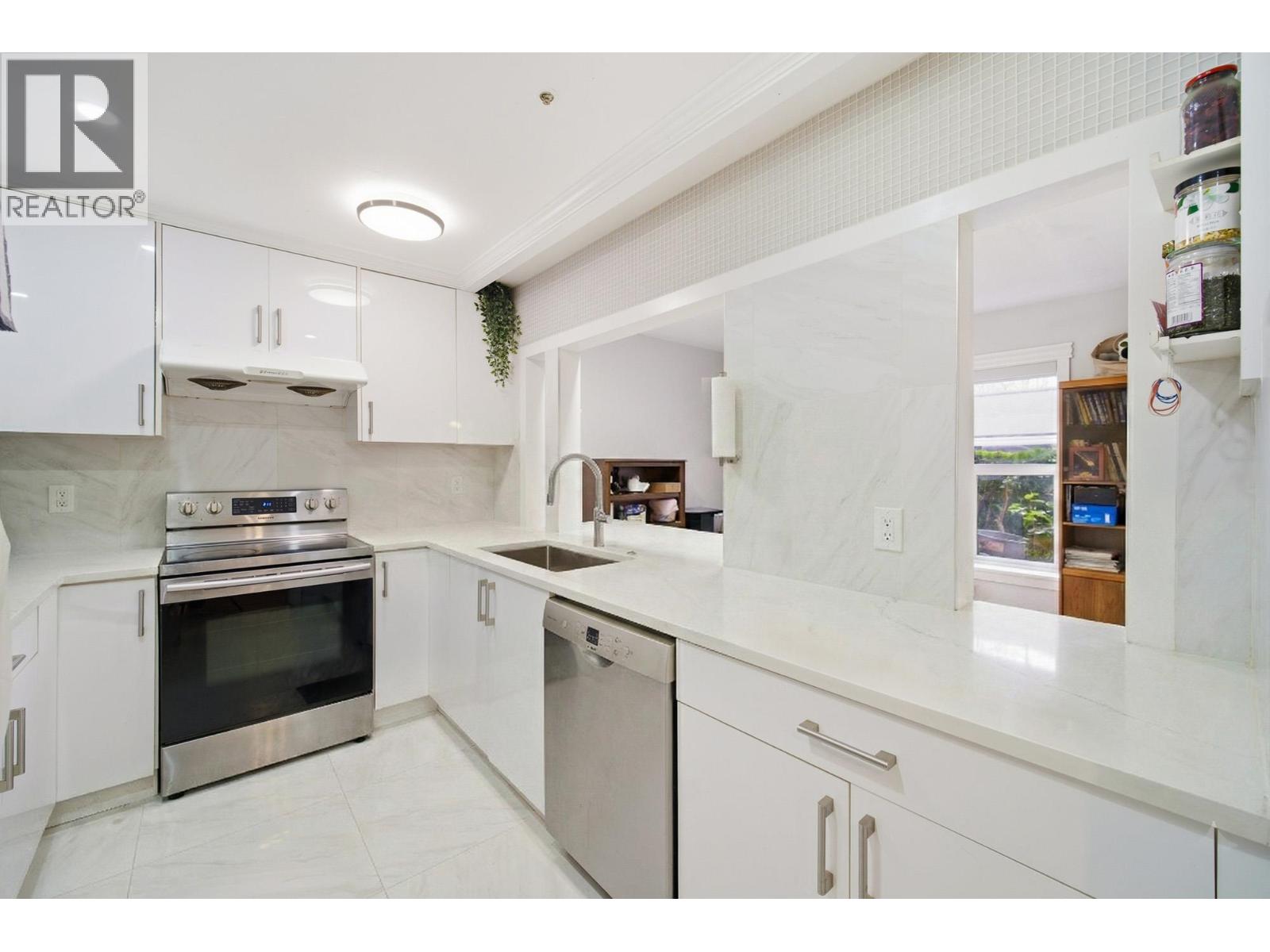 195 8333 JONES ROAD, Richmond