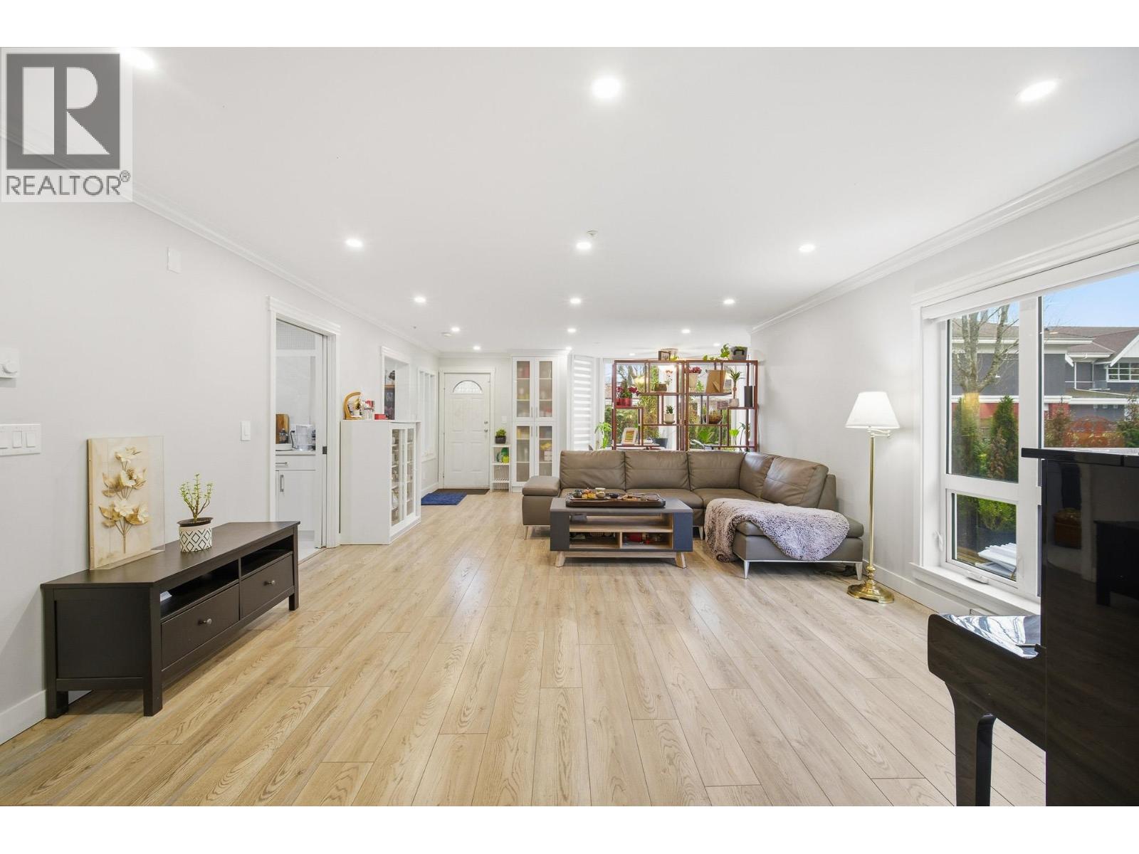 195 8333 JONES ROAD, Richmond