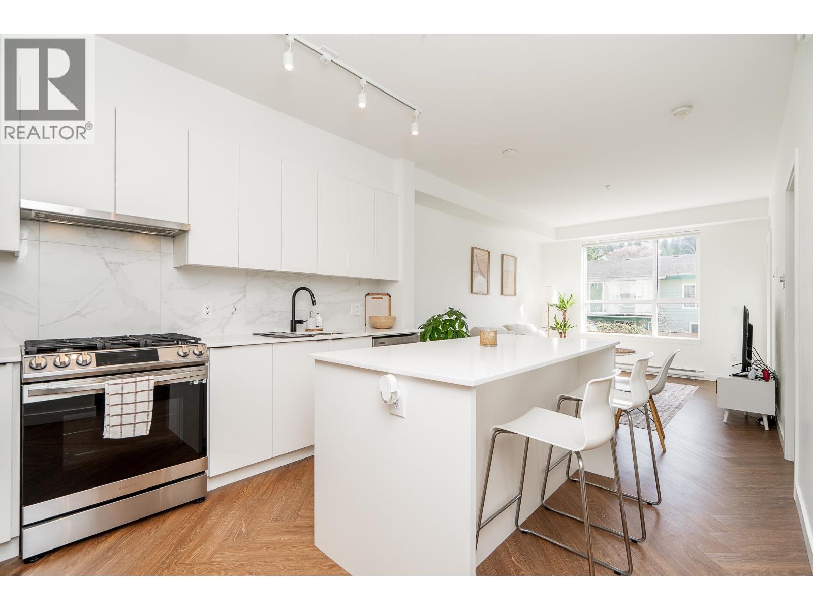 425 3229 ST JOHNS STREET