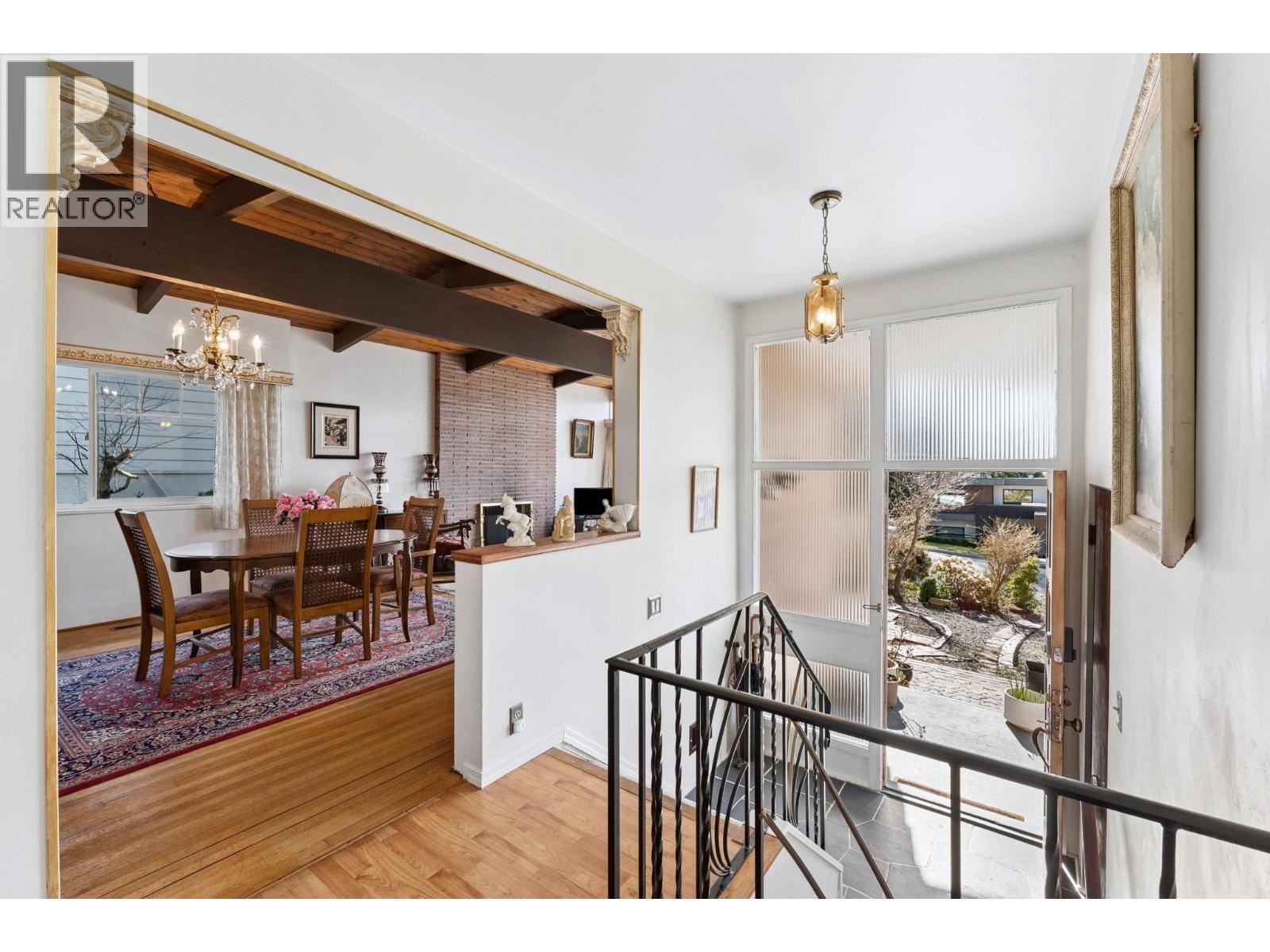 922 CANYON BOULEVARD, North Vancouver