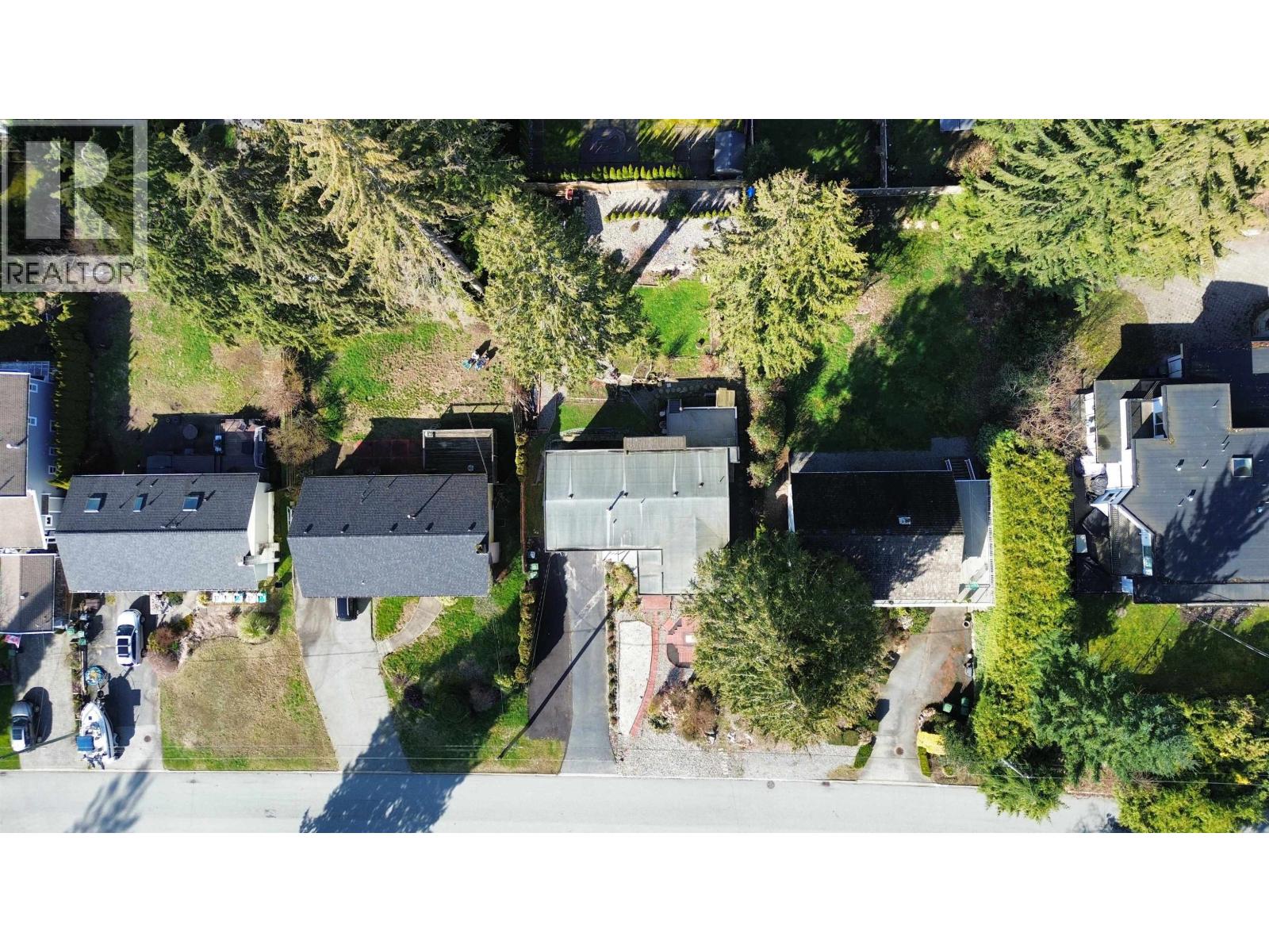 922 CANYON BOULEVARD, North Vancouver