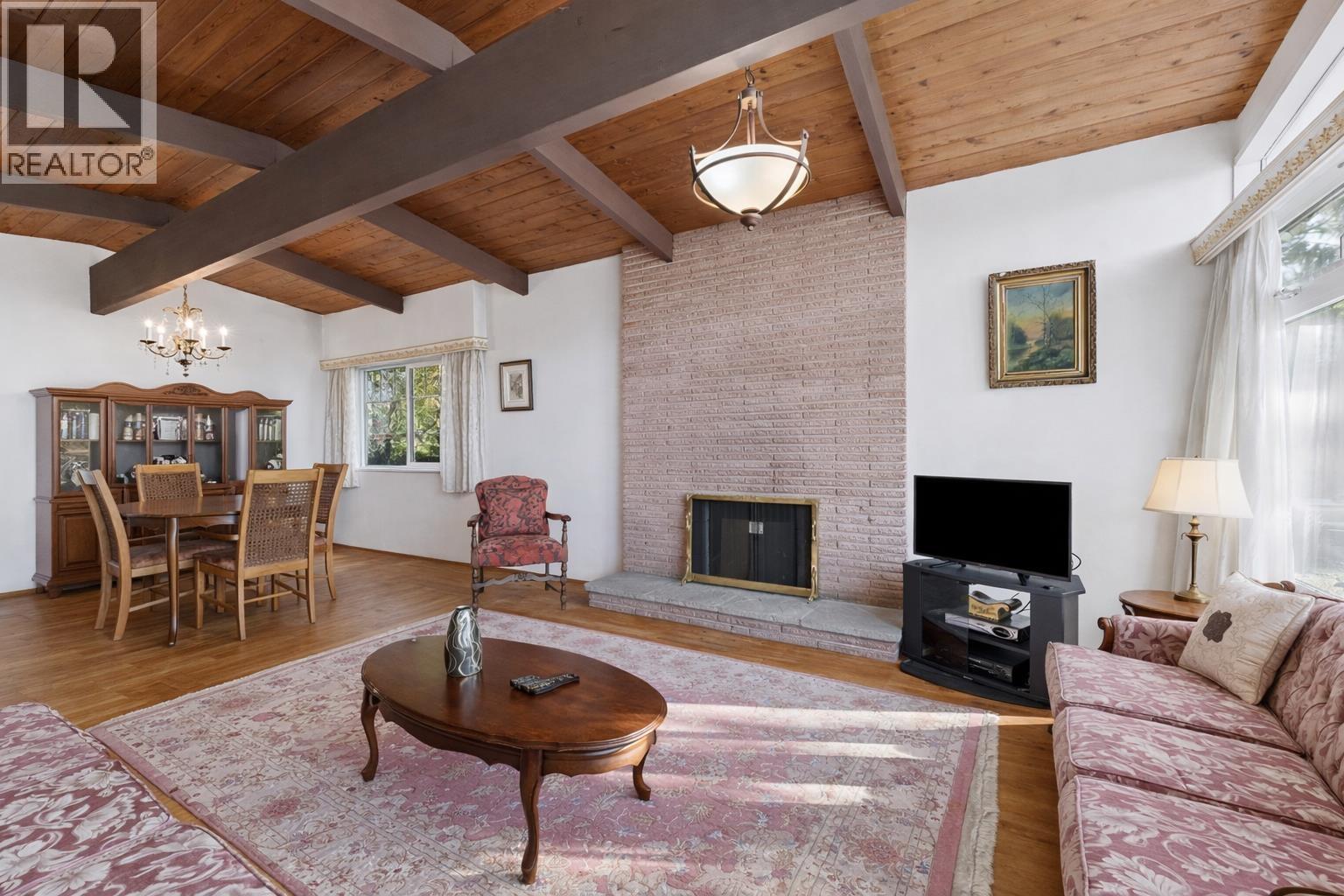 922 CANYON BOULEVARD, North Vancouver