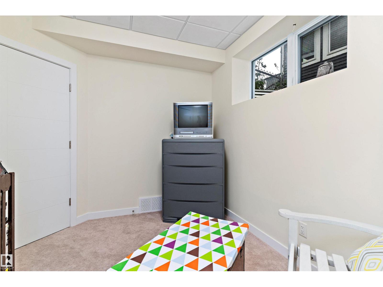 1756 TANAGER CL NW, Edmonton