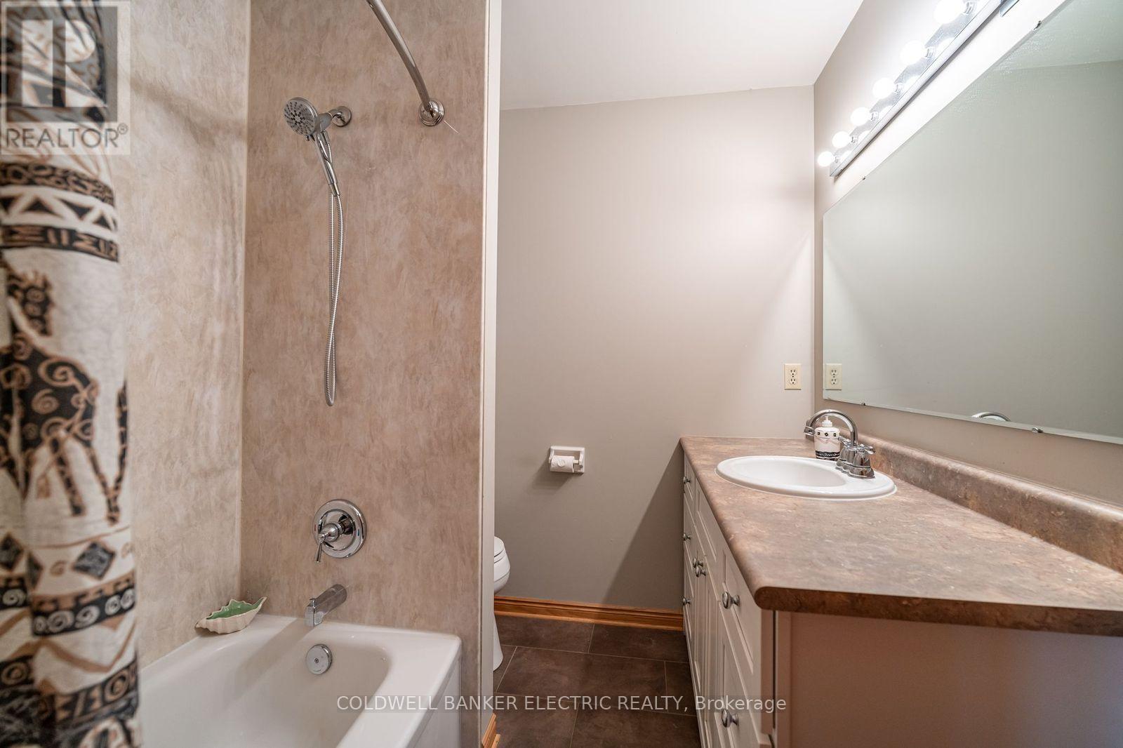 962 GOLFVIEW ROAD, Peterborough (Otonabee Ward 1), Ontario, K9J7W4 — Photo 20
