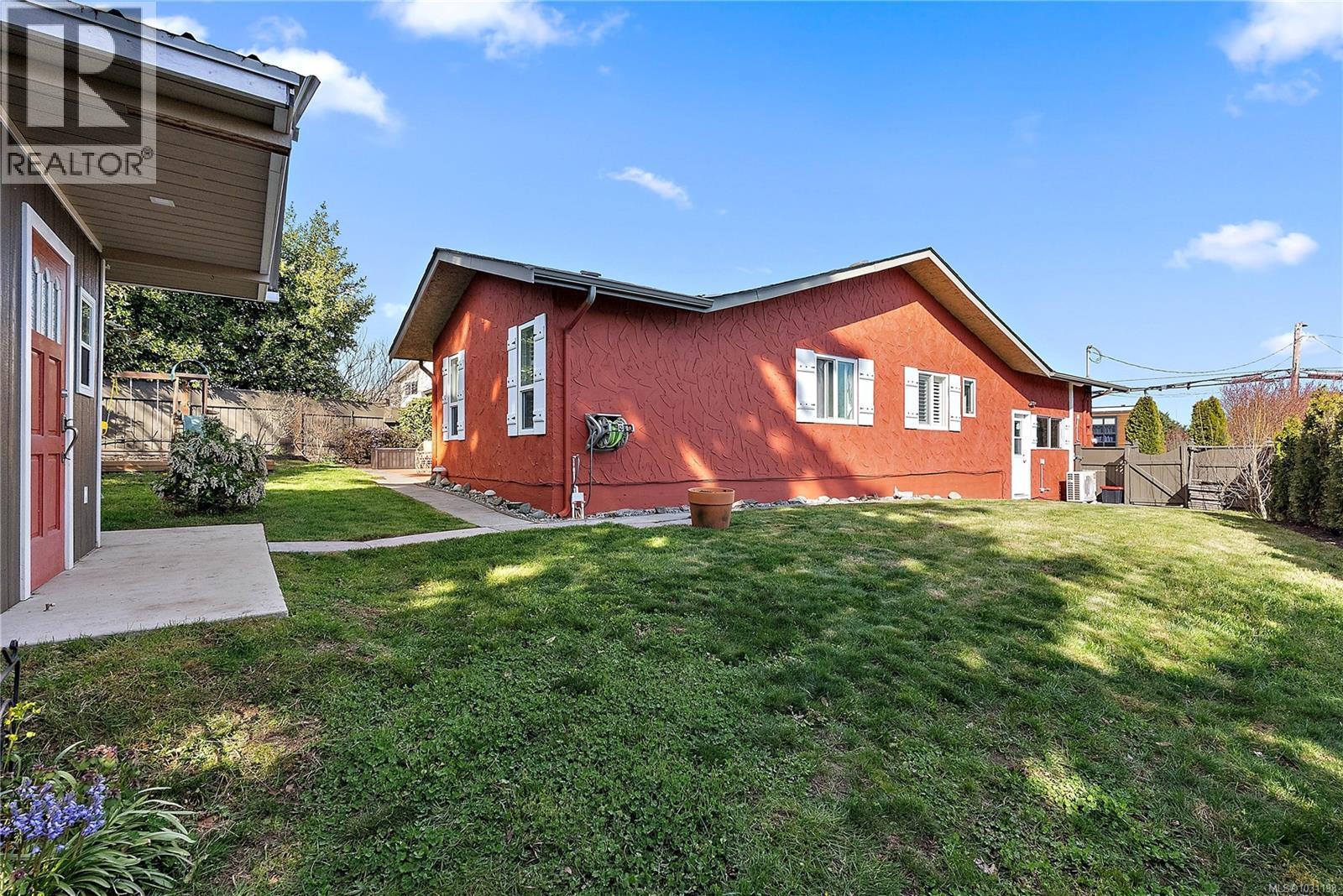 4000 CEDAR HILL RD - 24