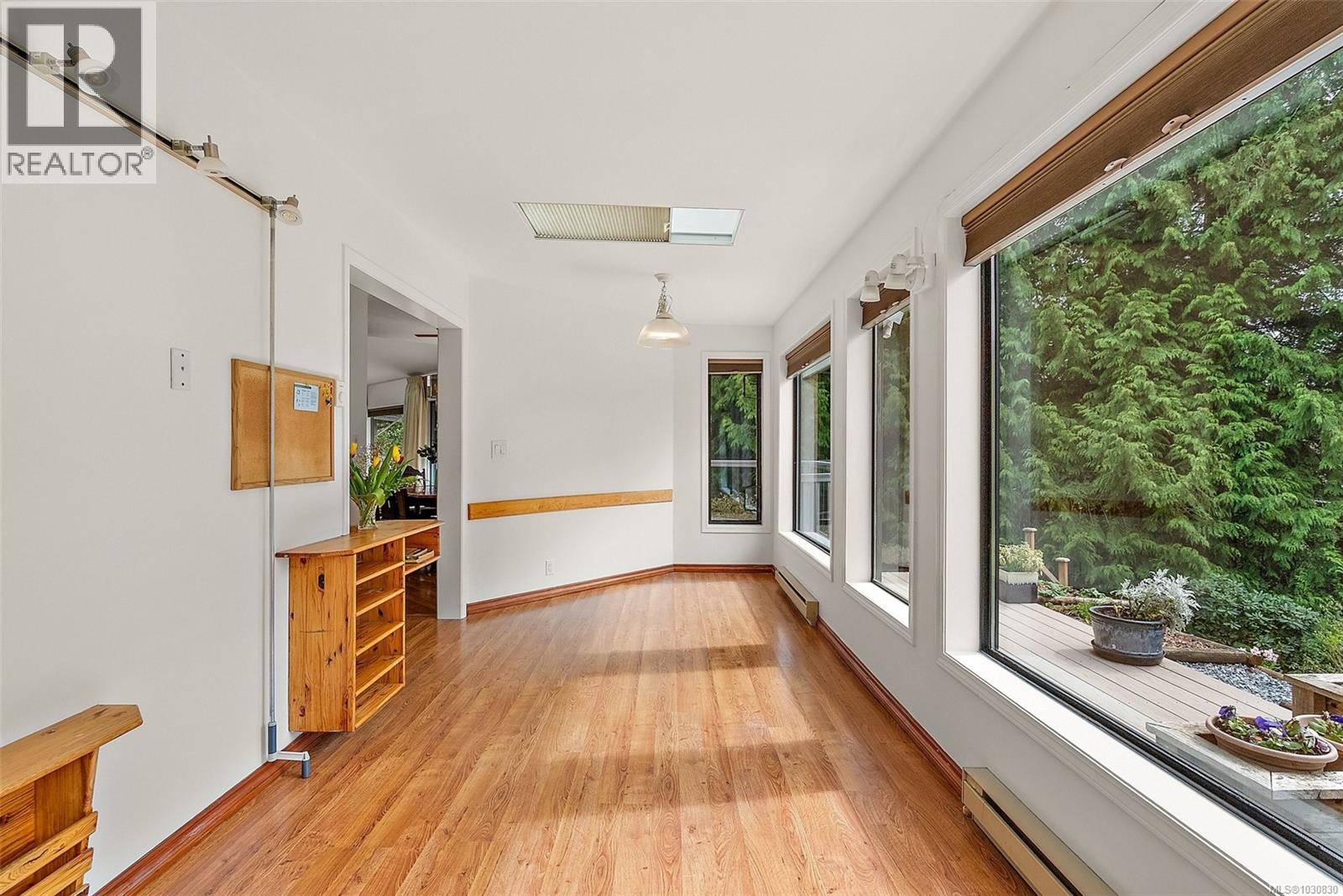 #17 1255 WAIN RD - 10