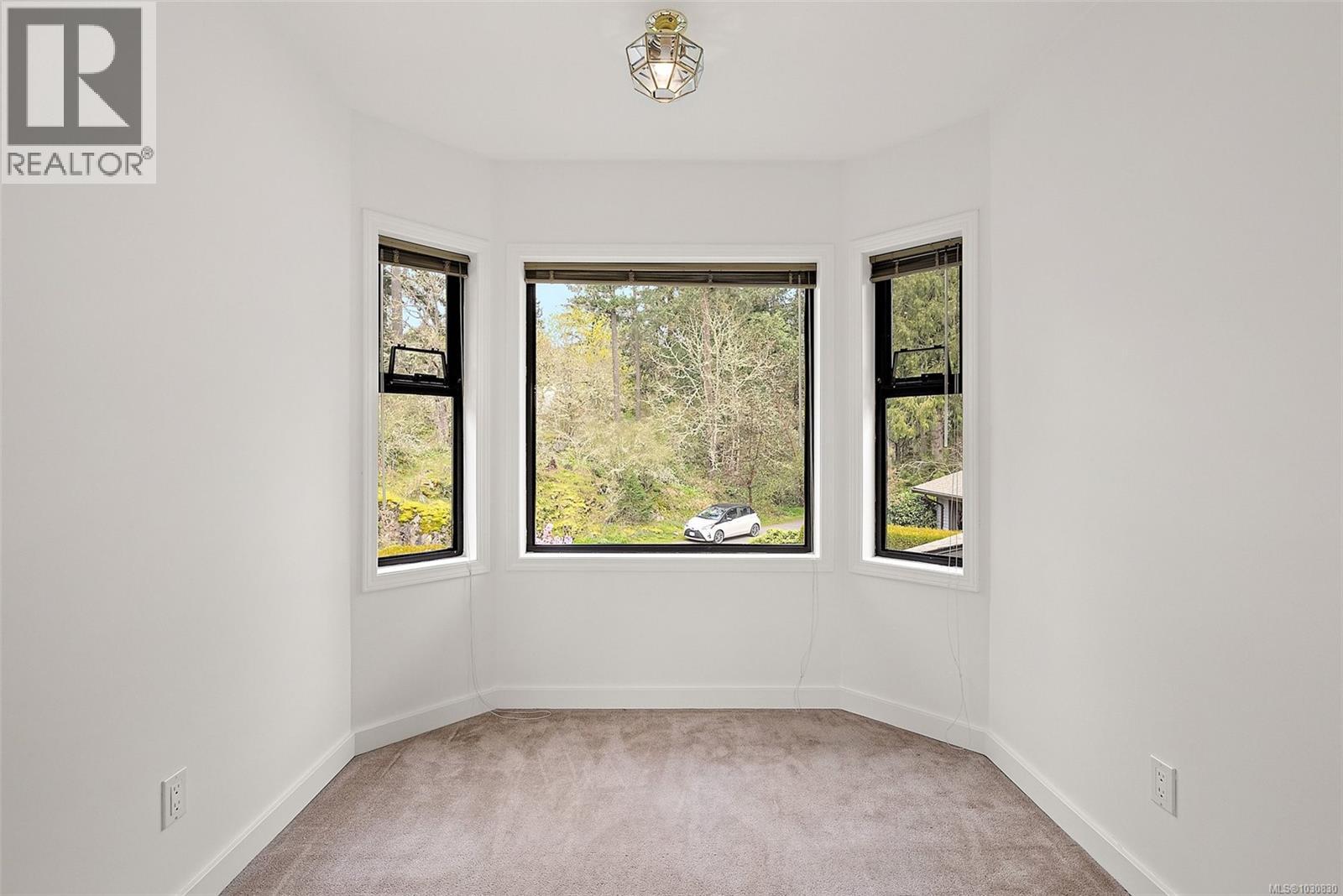 #17 1255 WAIN RD - 17